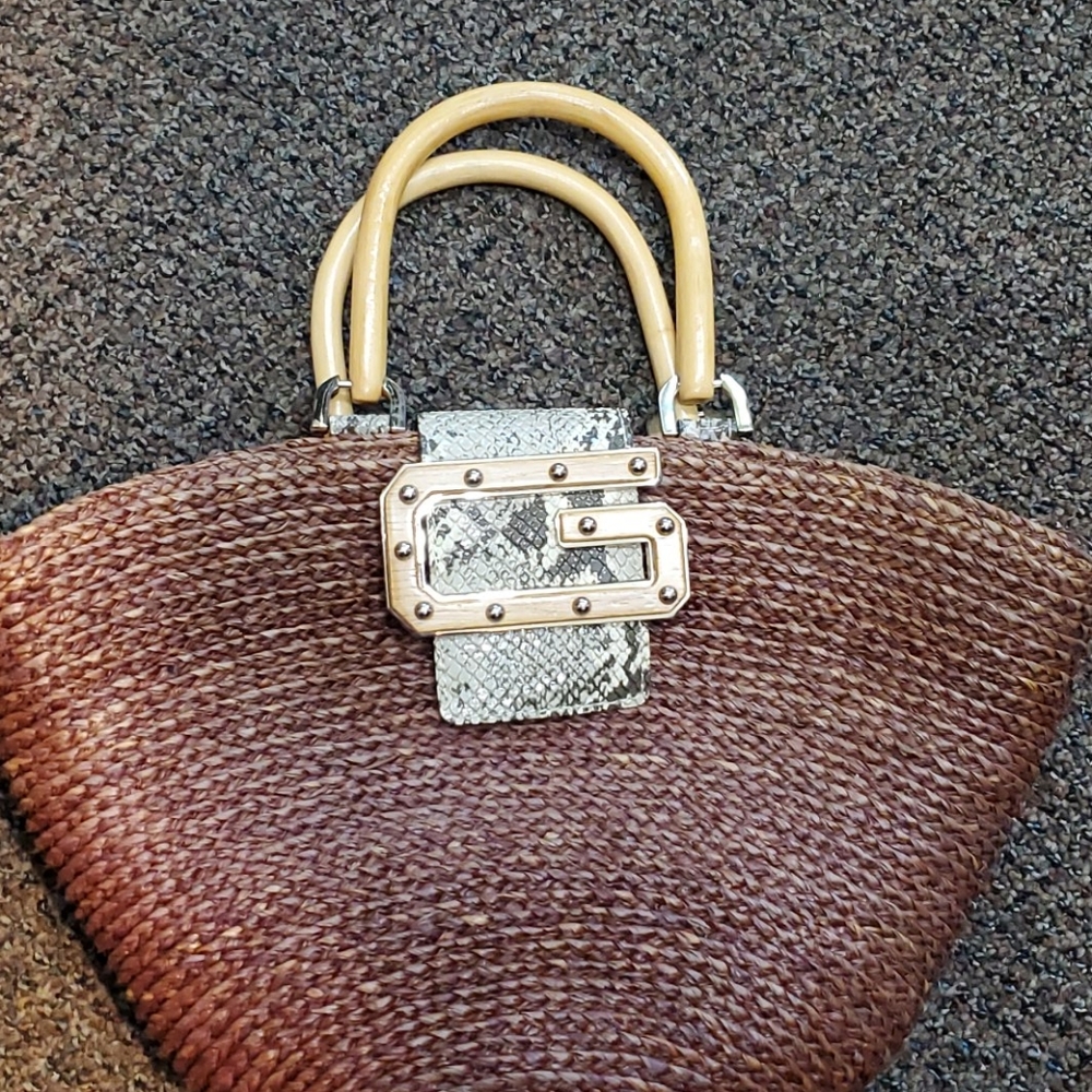 Guess purse nwot